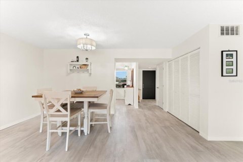 Condo in Nokomis, Florida, 2 bedrooms  № 1057276 - photo 12