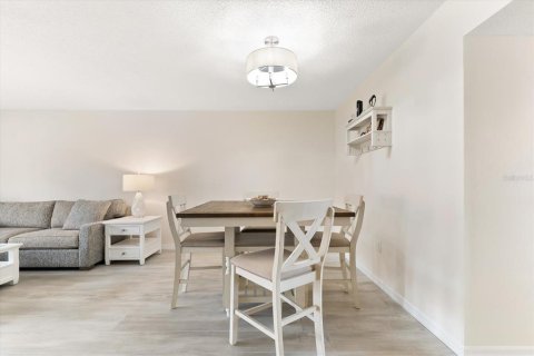 Condo in Nokomis, Florida, 2 bedrooms  № 1057276 - photo 24