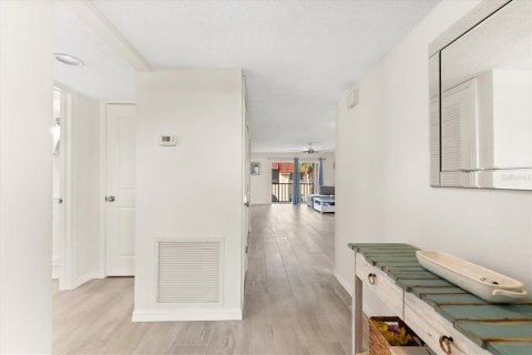 Condo in Nokomis, Florida, 2 bedrooms  № 1057276 - photo 13