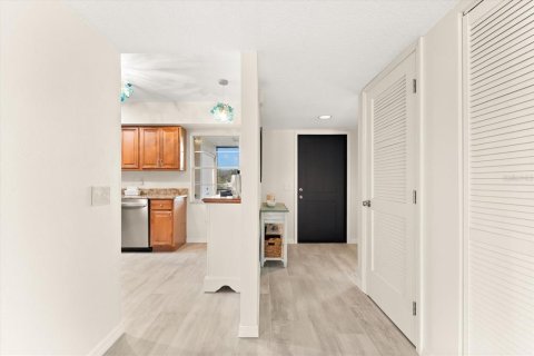 Condo in Nokomis, Florida, 2 bedrooms  № 1057276 - photo 15