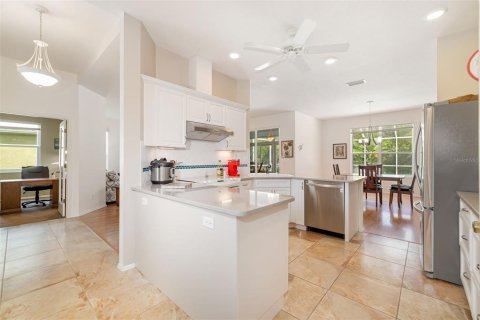 House in Sarasota, Florida 2 bedrooms, 166.57 sq.m. № 1884469 - photo 17
