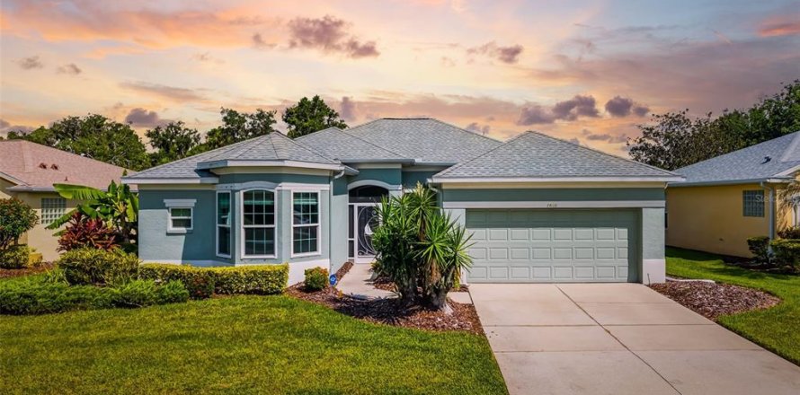 House in Sarasota, Florida 2 bedrooms, 166.57 sq.m. № 1884469
