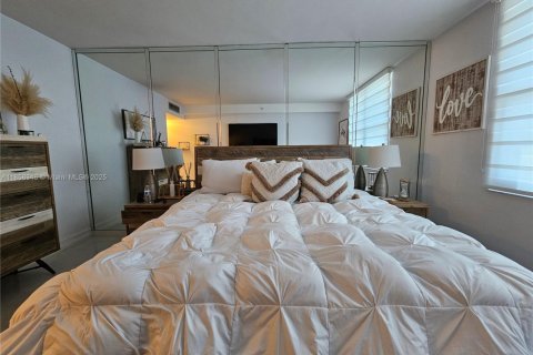 Condominio en alquiler en Hollywood, Florida, 1 dormitorio, 69.21 m2 № 1878358 - foto 25