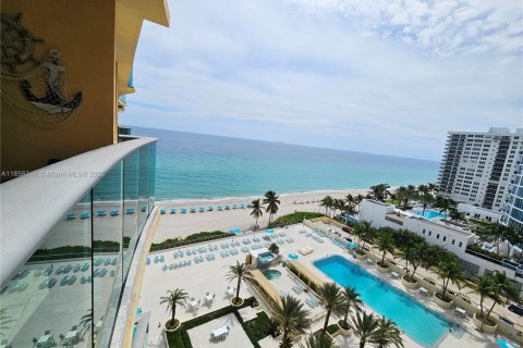 Condominio en alquiler en Hollywood, Florida, 1 dormitorio, 69.21 m2 № 1878358 - foto 5