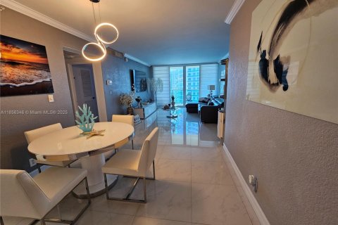 Condominio en alquiler en Hollywood, Florida, 1 dormitorio, 69.21 m2 № 1878358 - foto 8