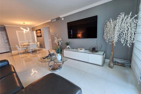 Condominio en alquiler en Hollywood, Florida, 1 dormitorio, 69.21 m2 № 1878358 - foto 12