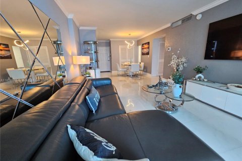 Condominio en alquiler en Hollywood, Florida, 1 dormitorio, 69.21 m2 № 1878358 - foto 11