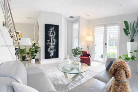 Купить таунхаус в Дорал, Флорида 4 спальни, 169.64м2, № 2024843 - фото 9