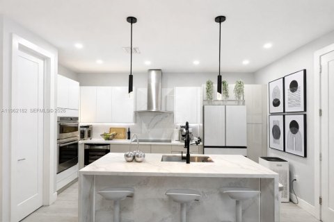 Купить таунхаус в Дорал, Флорида 4 спальни, 169.64м2, № 2024843 - фото 15