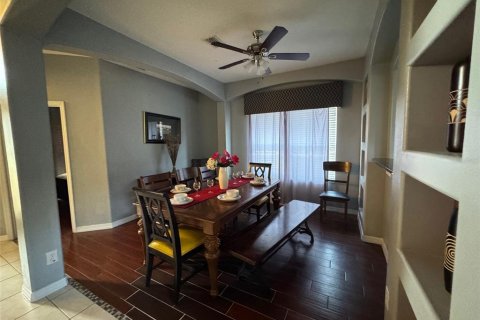 Casa en venta en Kissimmee, Florida, 7 dormitorios, 267.65 m2 № 1578318 - foto 4