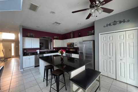 Casa en venta en Kissimmee, Florida, 7 dormitorios, 267.65 m2 № 1578318 - foto 3