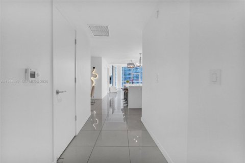 Купить кондоминиум в Майами, Флорида 3 спальни, 201.13м2, № 2050471 - фото 2