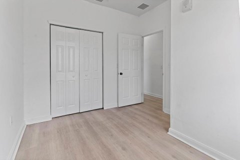 Apartment in Lake Park, Florida 2 bedrooms, 72 sq.m. № 2392785 - photo 16