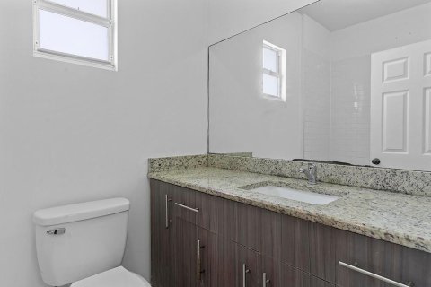 Apartment in Lake Park, Florida 2 bedrooms, 72 sq.m. № 2392785 - photo 18