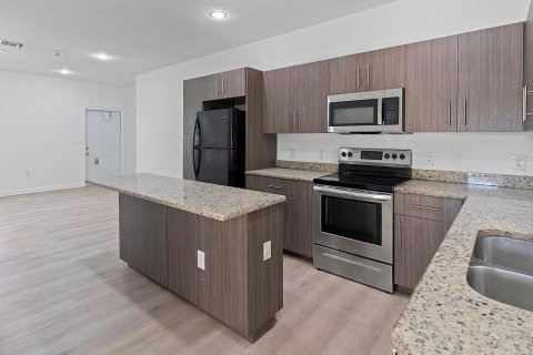 Apartment in Lake Park, Florida 2 bedrooms, 72 sq.m. № 2392785 - photo 6