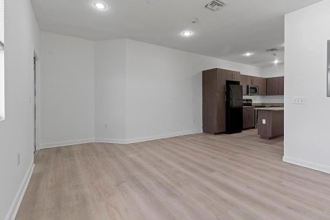 Apartment in Lake Park, Florida 2 bedrooms, 72 sq.m. № 2392785 - photo 12