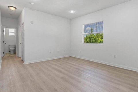 Apartment in Lake Park, Florida 2 bedrooms, 72 sq.m. № 2392785 - photo 13