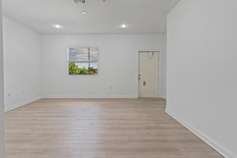 Apartment in Lake Park, Florida 2 bedrooms, 72 sq.m. № 2392785 - photo 3