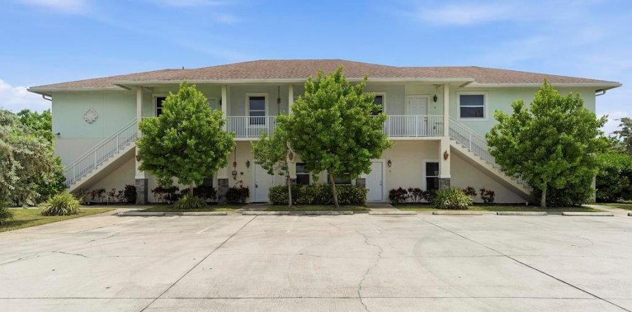 Apartment in Lake Park, Florida 2 bedrooms, 72 sq.m. № 2392785