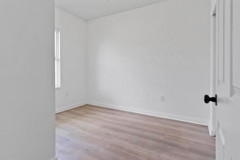 Apartment in Lake Park, Florida 2 bedrooms, 72 sq.m. № 2392785 - photo 15