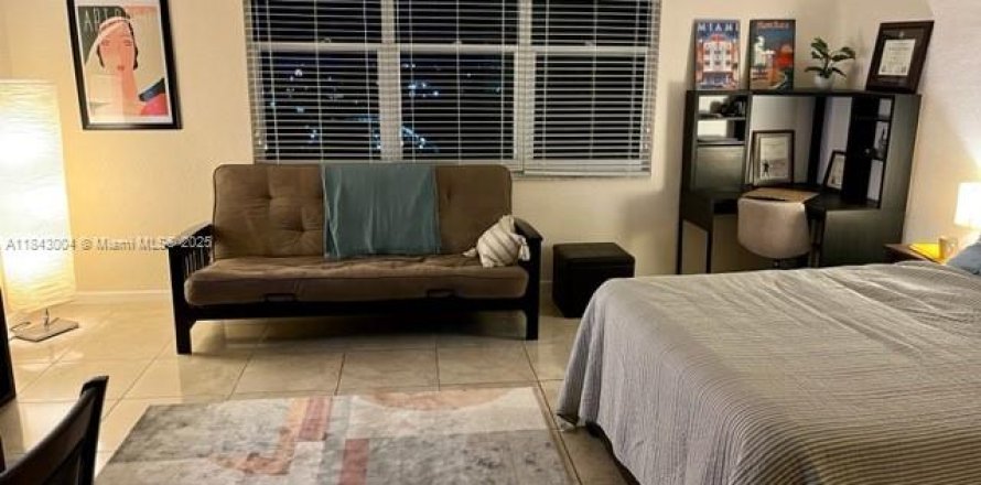 Studio à Condo à Hollywood, Floride № 1836100
