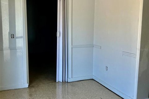 Immobilier commercial à louer à Saint Petersburg, Floride: 259.57 m2 № 2430850 - photo 5