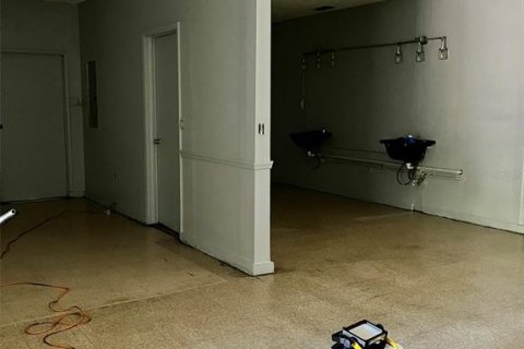 Immobilier commercial à louer à Saint Petersburg, Floride: 259.57 m2 № 2430850 - photo 11