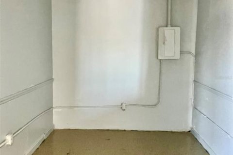 Immobilier commercial à louer à Saint Petersburg, Floride: 259.57 m2 № 2430850 - photo 6