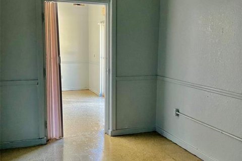 Immobilier commercial à louer à Saint Petersburg, Floride: 259.57 m2 № 2430850 - photo 8