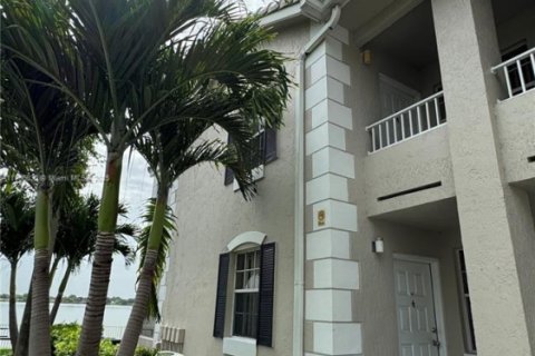 Снять в аренду квартиру в Окленд-Парк, Флорида 2 спальни, 91.14м2, № 1970704 - фото 24