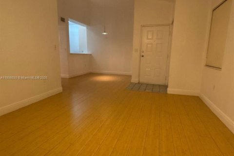 Снять в аренду квартиру в Окленд-Парк, Флорида 2 спальни, 91.14м2, № 1970704 - фото 4