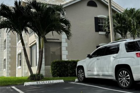 Снять в аренду квартиру в Окленд-Парк, Флорида 2 спальни, 91.14м2, № 1970704 - фото 27