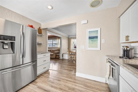 House in Saint Petersburg, Florida 3 bedrooms, 106.37 sq.m. № 1801358 - photo 20