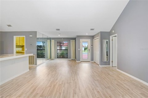 Casa en venta en Sun City Center, Florida, 3 dormitorios, 192.31 m2 № 1911370 - foto 4