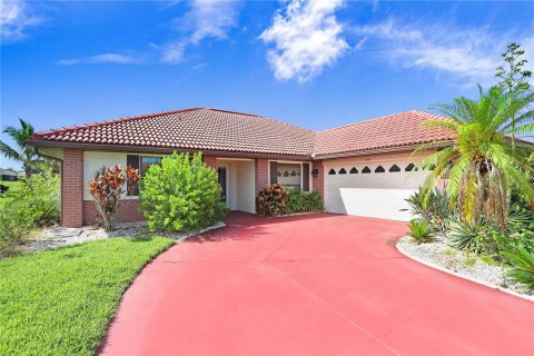 Casa en venta en Sun City Center, Florida, 3 dormitorios, 192.31 m2 № 1911370 - foto 1