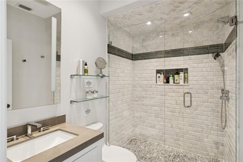 House in Sarasota, Florida 5 bedrooms, 480.77 sq.m. № 1685331 - photo 30