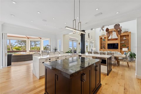 House in Sarasota, Florida 5 bedrooms, 480.77 sq.m. № 1685331 - photo 17