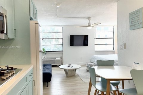 Condominio en venta en Miami Beach, Florida, 37.16 m2 № 1860003 - foto 9