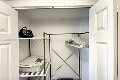Condominio en venta en Miami Beach, Florida, 37.16 m2 № 1860003 - foto 17