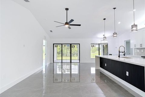 Villa ou maison à vendre à Cape Coral, Floride: 4 chambres, 156.35 m2 № 2388882 - photo 14