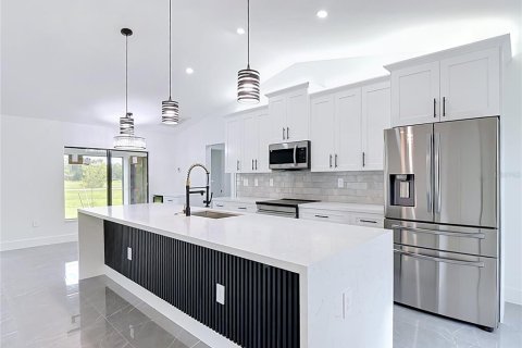 Villa ou maison à vendre à Cape Coral, Floride: 4 chambres, 156.35 m2 № 2388882 - photo 7