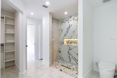 Villa ou maison à vendre à Cape Coral, Floride: 4 chambres, 156.35 m2 № 2388882 - photo 5