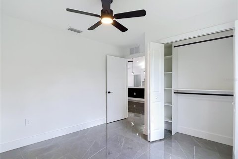 Villa ou maison à vendre à Cape Coral, Floride: 4 chambres, 156.35 m2 № 2388882 - photo 21