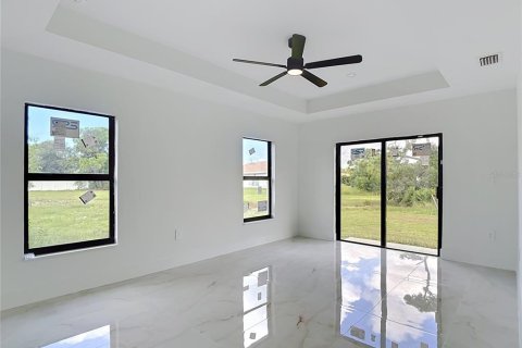 Villa ou maison à vendre à Cape Coral, Floride: 4 chambres, 156.35 m2 № 2388882 - photo 23