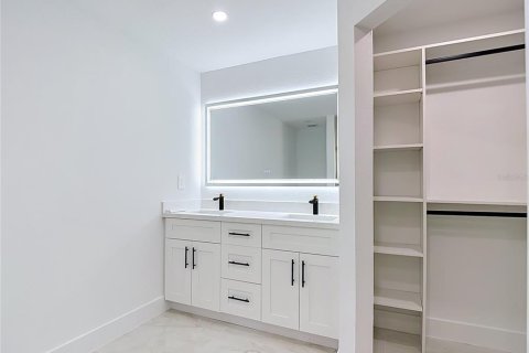Villa ou maison à vendre à Cape Coral, Floride: 4 chambres, 156.35 m2 № 2388882 - photo 19