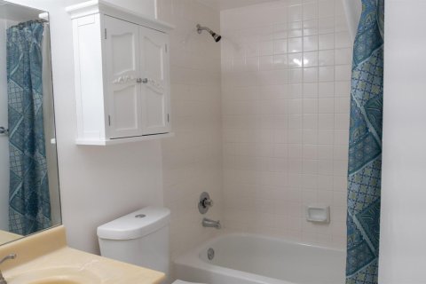 Condo in Pembroke Pines, Florida, 2 bedrooms  № 2187388 - photo 24