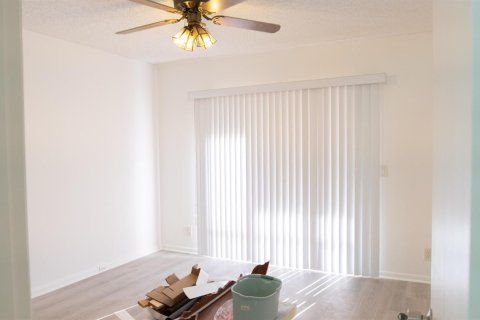 Condo in Pembroke Pines, Florida, 2 bedrooms  № 2187388 - photo 20
