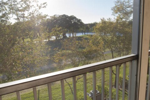 Condo in Pembroke Pines, Florida, 2 bedrooms  № 2187388 - photo 29