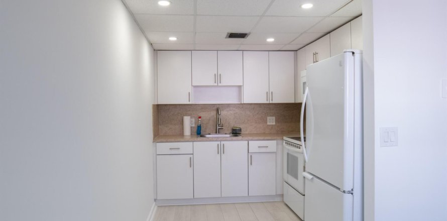Condo in Pembroke Pines, Florida, 2 bedrooms  № 2187388