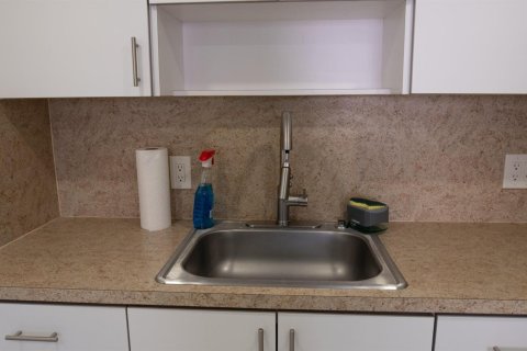 Condo in Pembroke Pines, Florida, 2 bedrooms  № 2187388 - photo 7